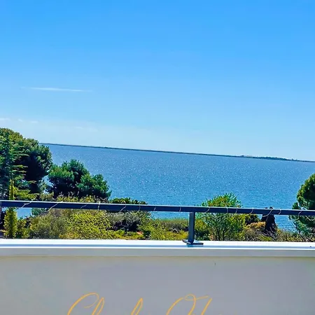 Apartment Beautiful Rooftop For 6 People *