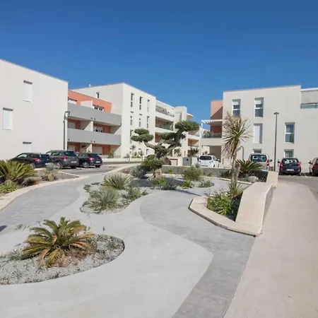 Apartment Beautiful Rooftop For 6 People Meze